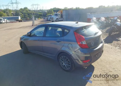 2014 Hyundai Accent Se z USA, uszkodzony, nr VIN KMHCU5AE3EU148146